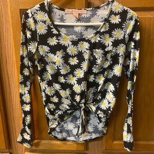 Flowered crop long sleeve shirt